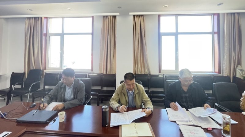 院党委书记刘国汉赴榆中试验站（场）督导主题教育