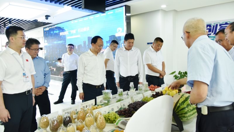 王钧副省长调研指导我院科技成果转化工作