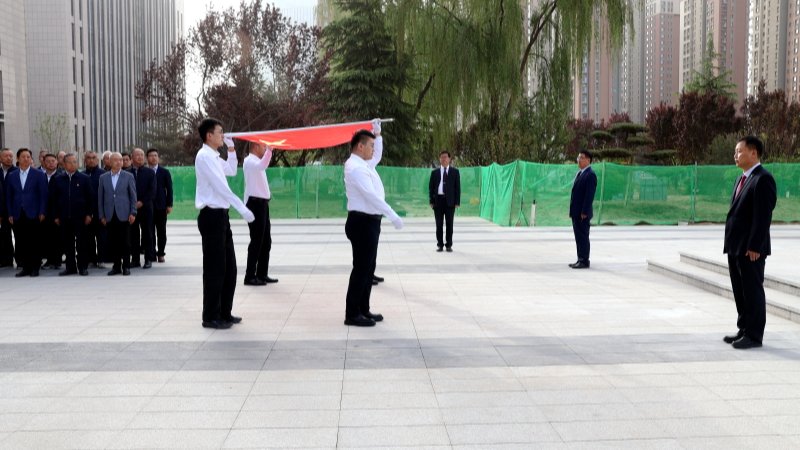 弘扬劳动精神 厚植家国情怀