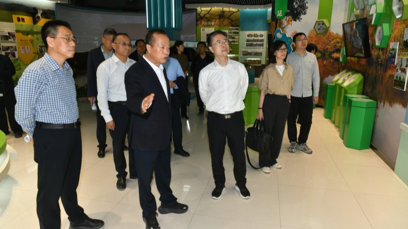 农业农村部科技发展中心党委书记李岩一行来我院调研